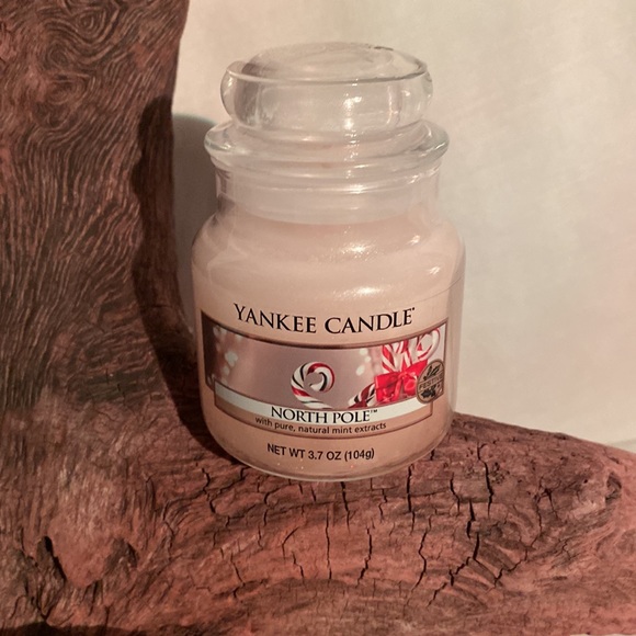 Yankee Candle set of 2, 3.7 Oz - Picture 2 of 5